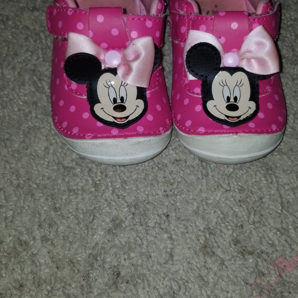 cute minnie mouse shoes size 4 toddler with velcro
